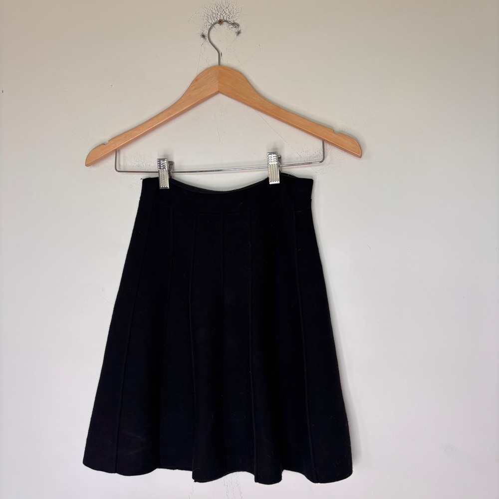 Abercrombie and Fitch Black Knit Skater Mini Skirt Cute Preppy Size Small